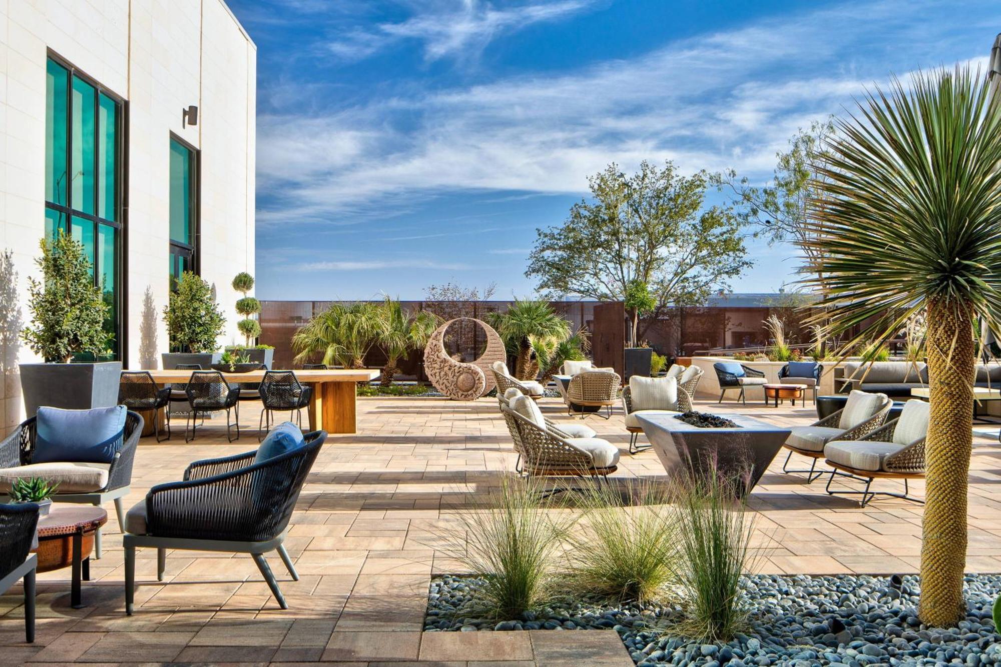 Odessa Marriott Hotel & Conference Center Exterior photo
