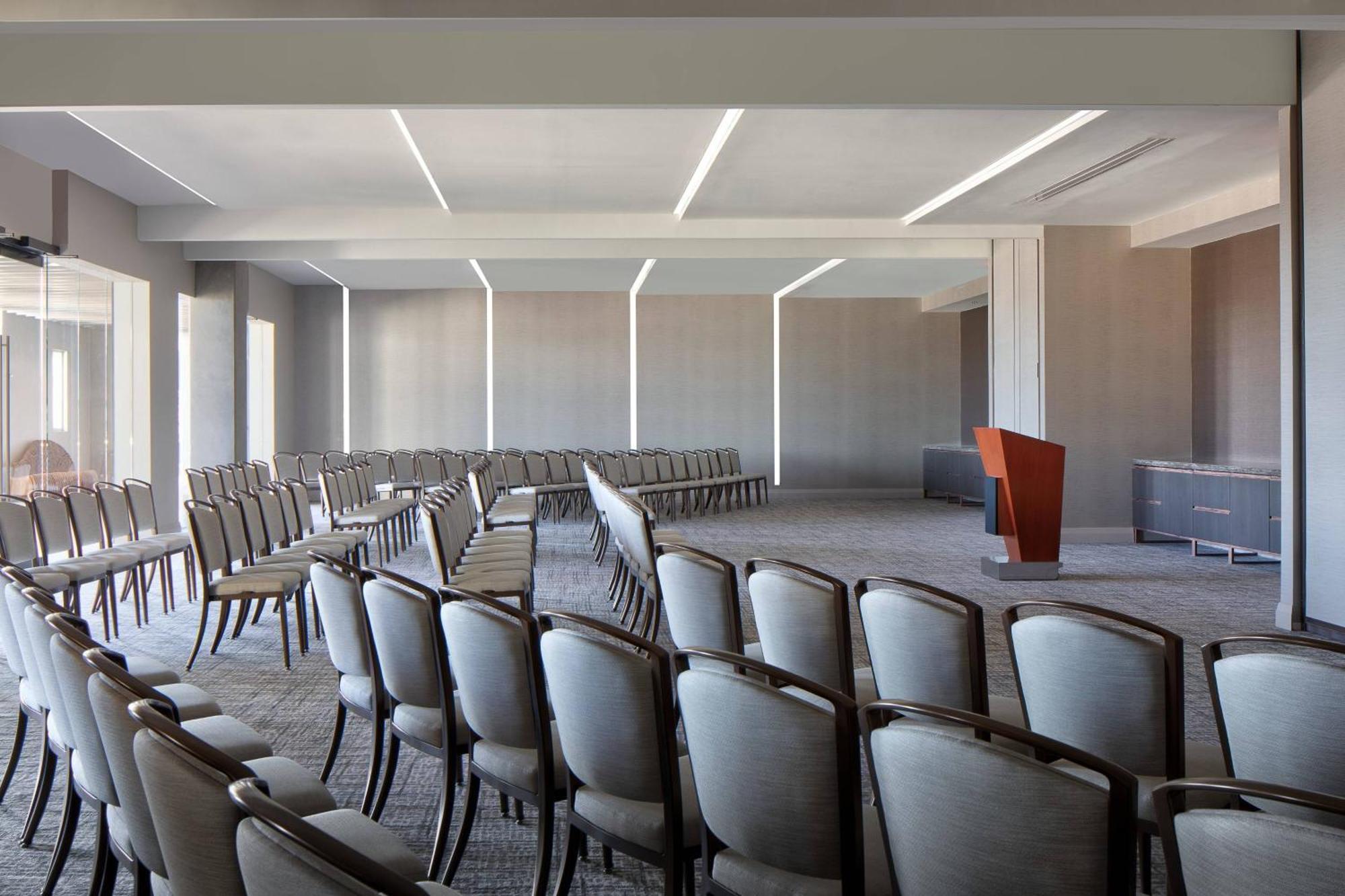 Odessa Marriott Hotel & Conference Center Exterior photo