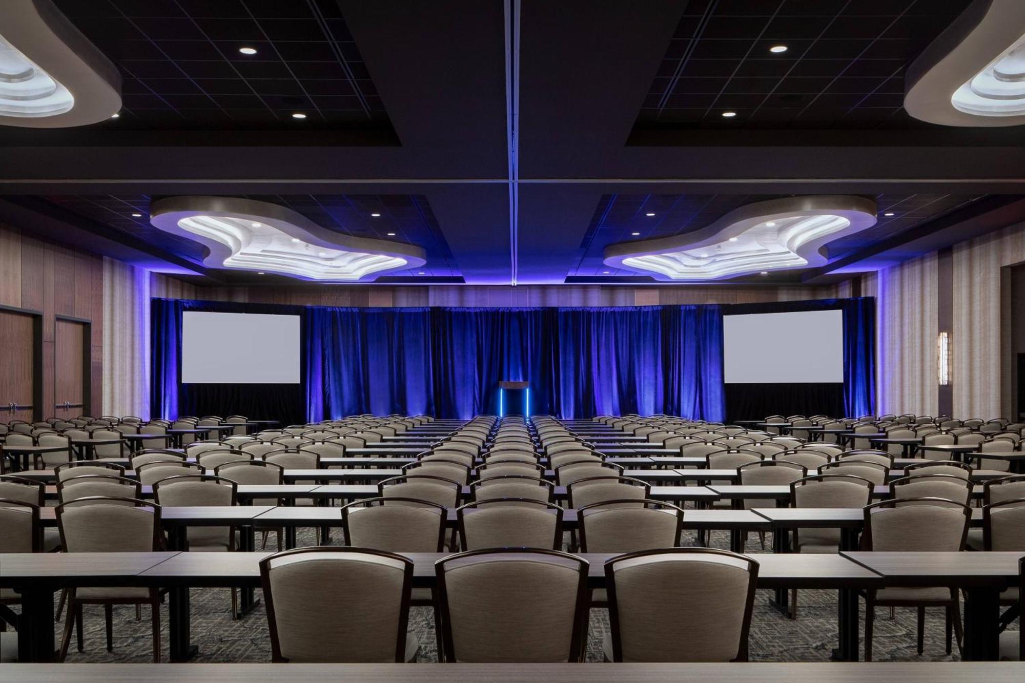 Odessa Marriott Hotel & Conference Center Exterior photo